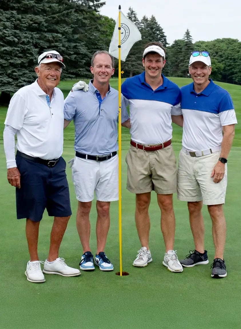 4 Weekend Golfers friends