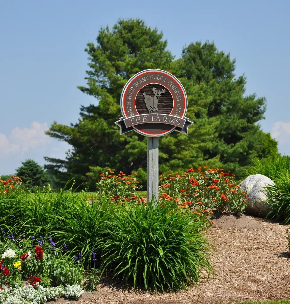 GOLF COURSE - Farms Course Sign